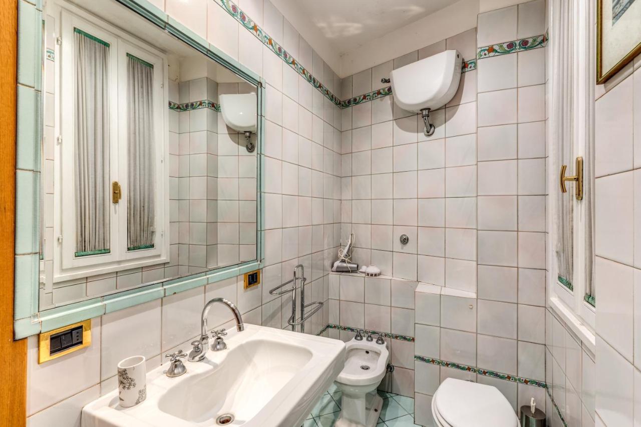 Lovely Flat By The Trevi Fountain Apartment Rome Exterior photo